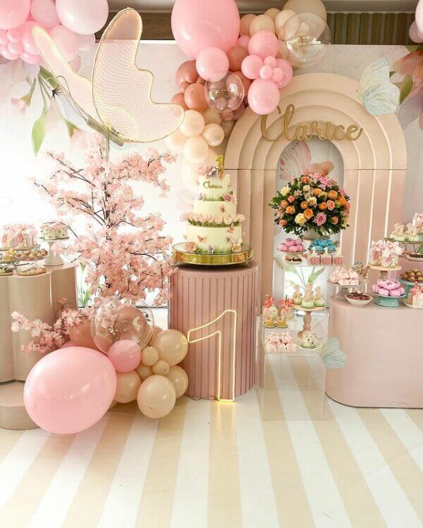 bolo temático jardim encantado 1 ano detalhes