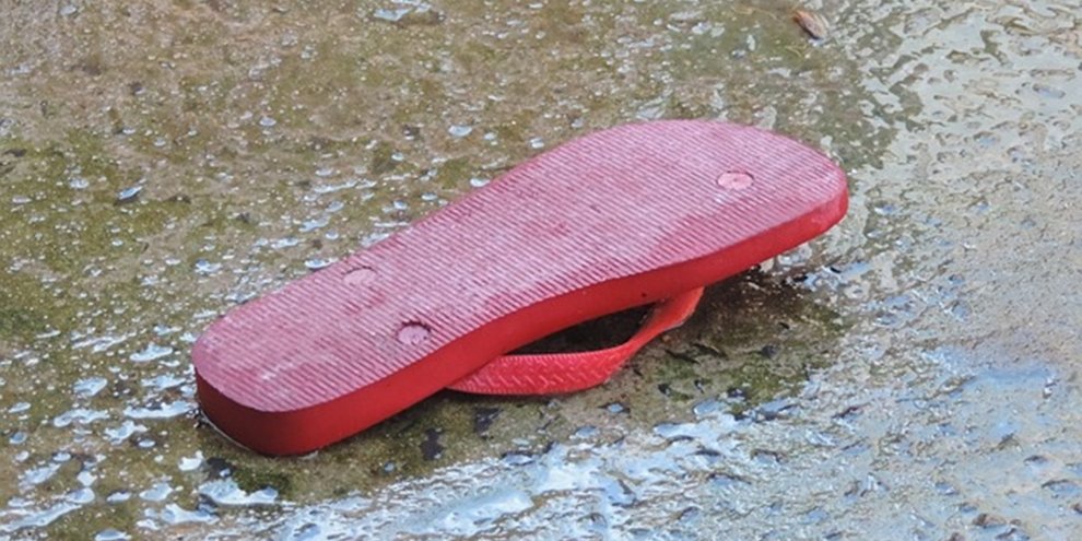 guarda-chuva dentro de casa azar