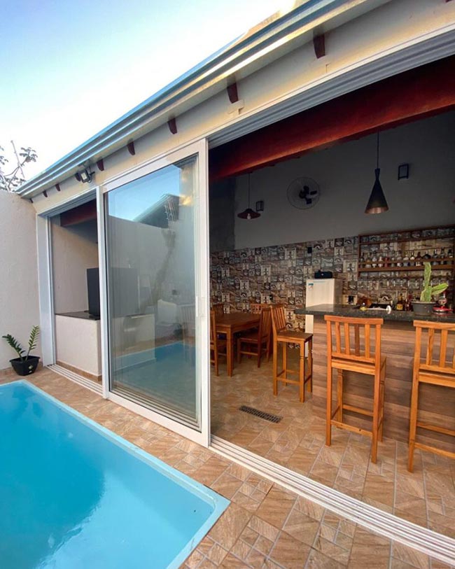 ideias de área gourmet com piscina e churrasqueira
