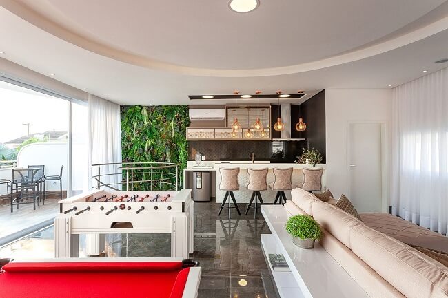 espaço gourmet com mesa de sinuca