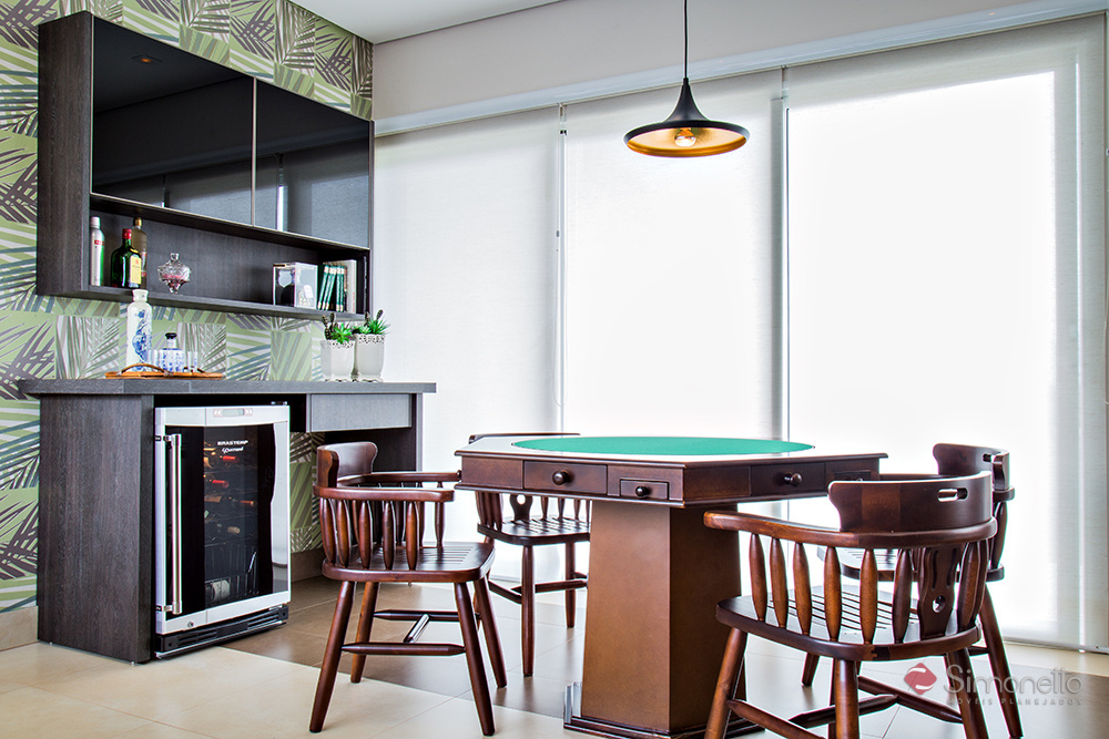 área gourmet pequena com sala de jogos