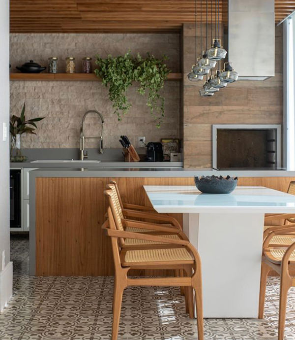 melhores revestimentos para area gourmet externa com piscina