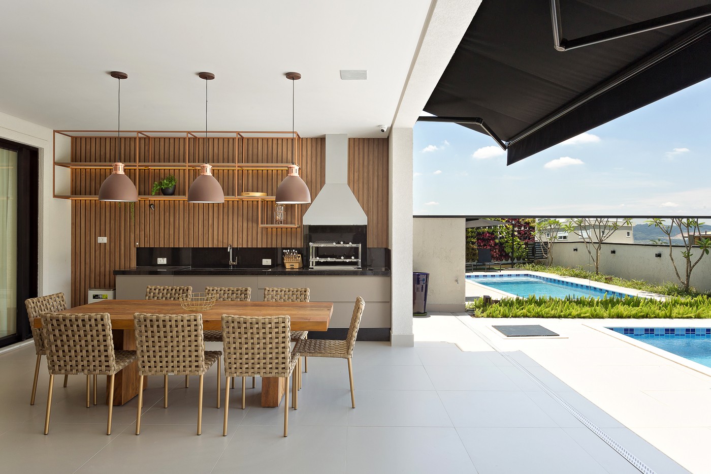 melhores revestimentos para area gourmet externa com piscina