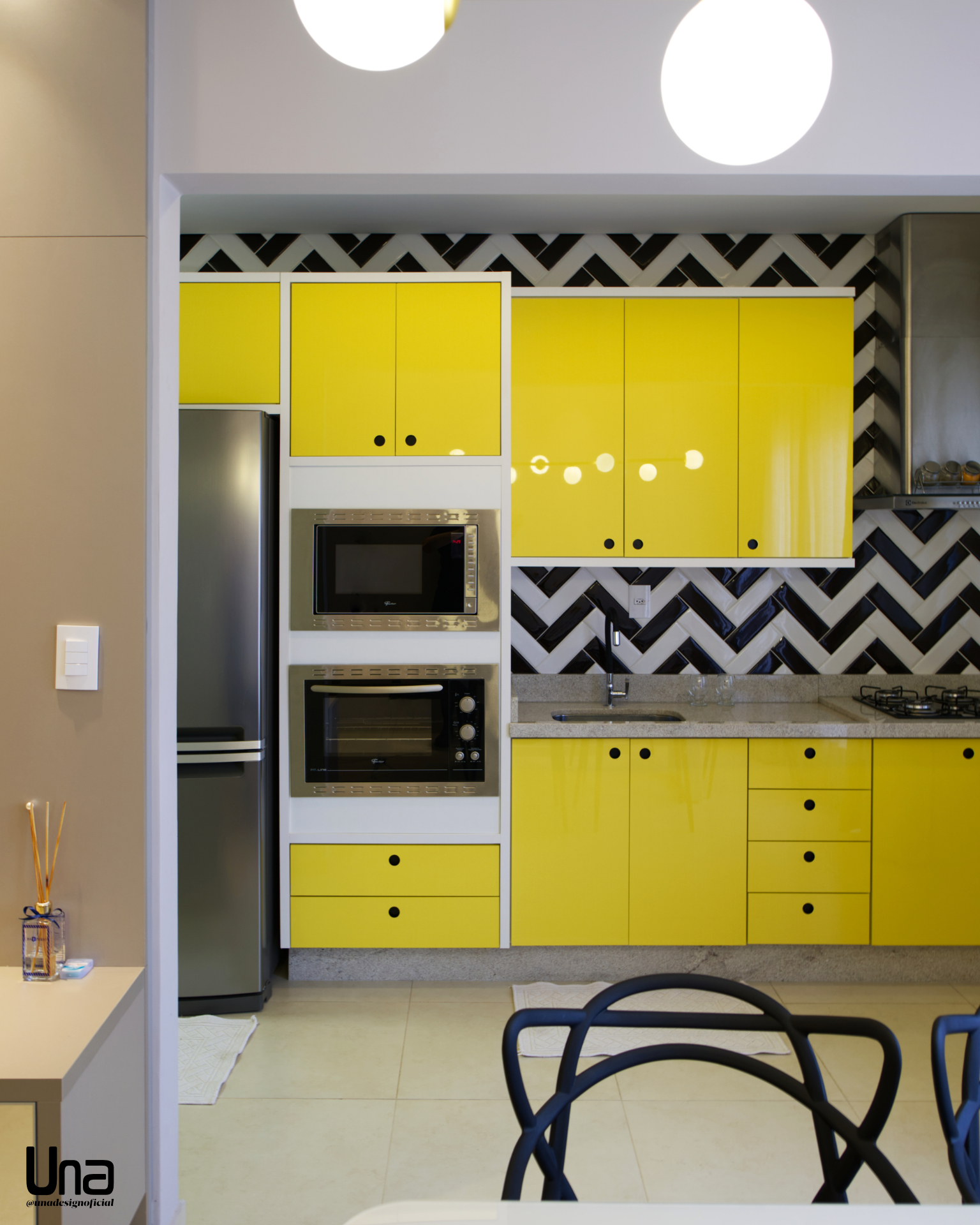 Como Combinar Cores em Cozinhas Pequenas: Dicas para Ampliar o Espaço