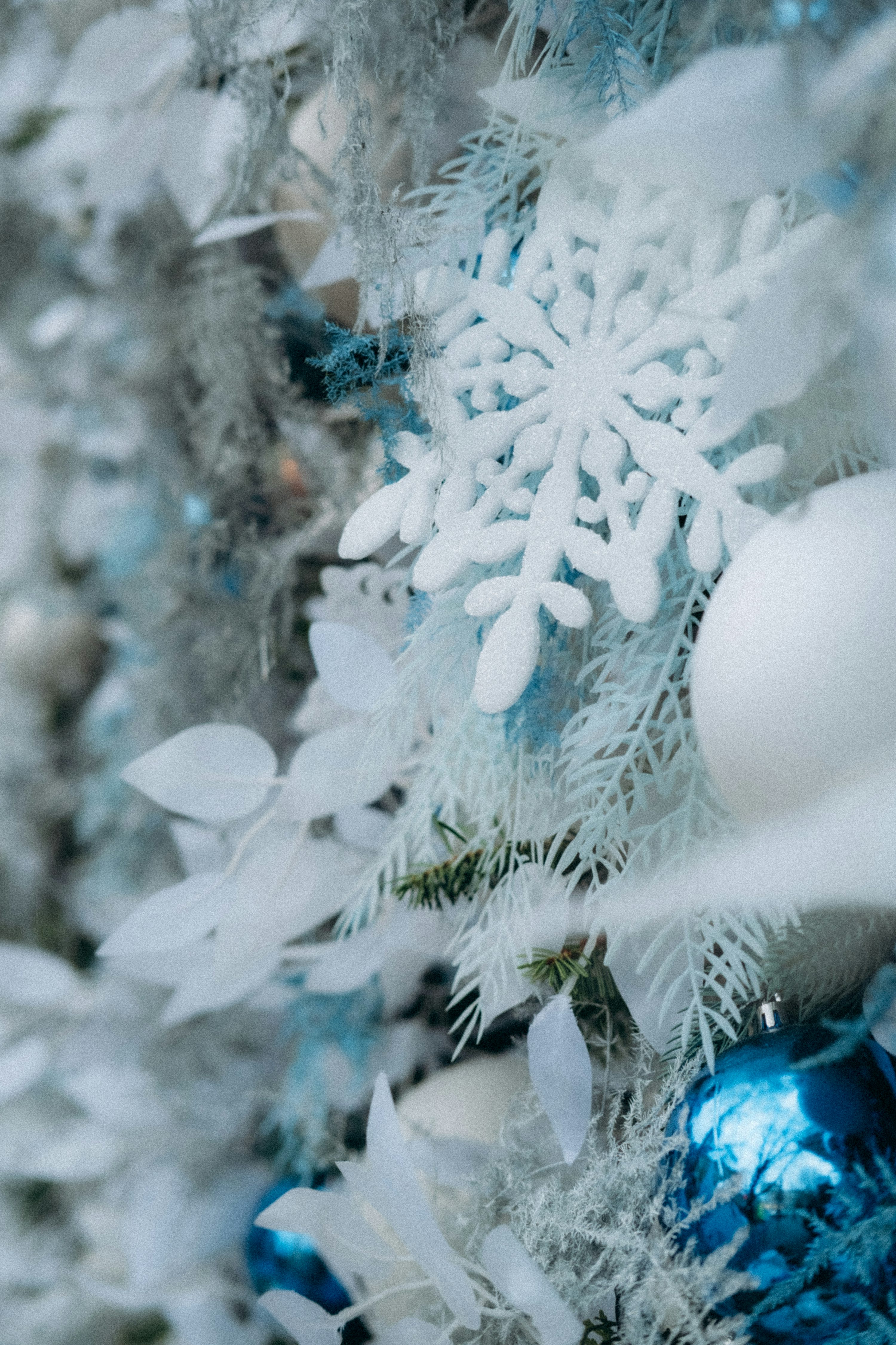 árvore de natal flocado azul
