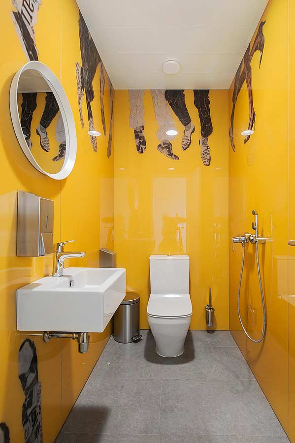 banheiro de bar moderno pequeno