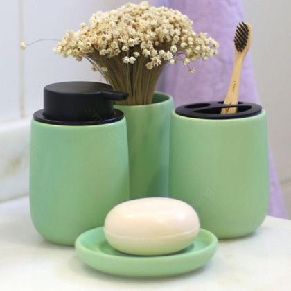 banheiro verde menta e branco