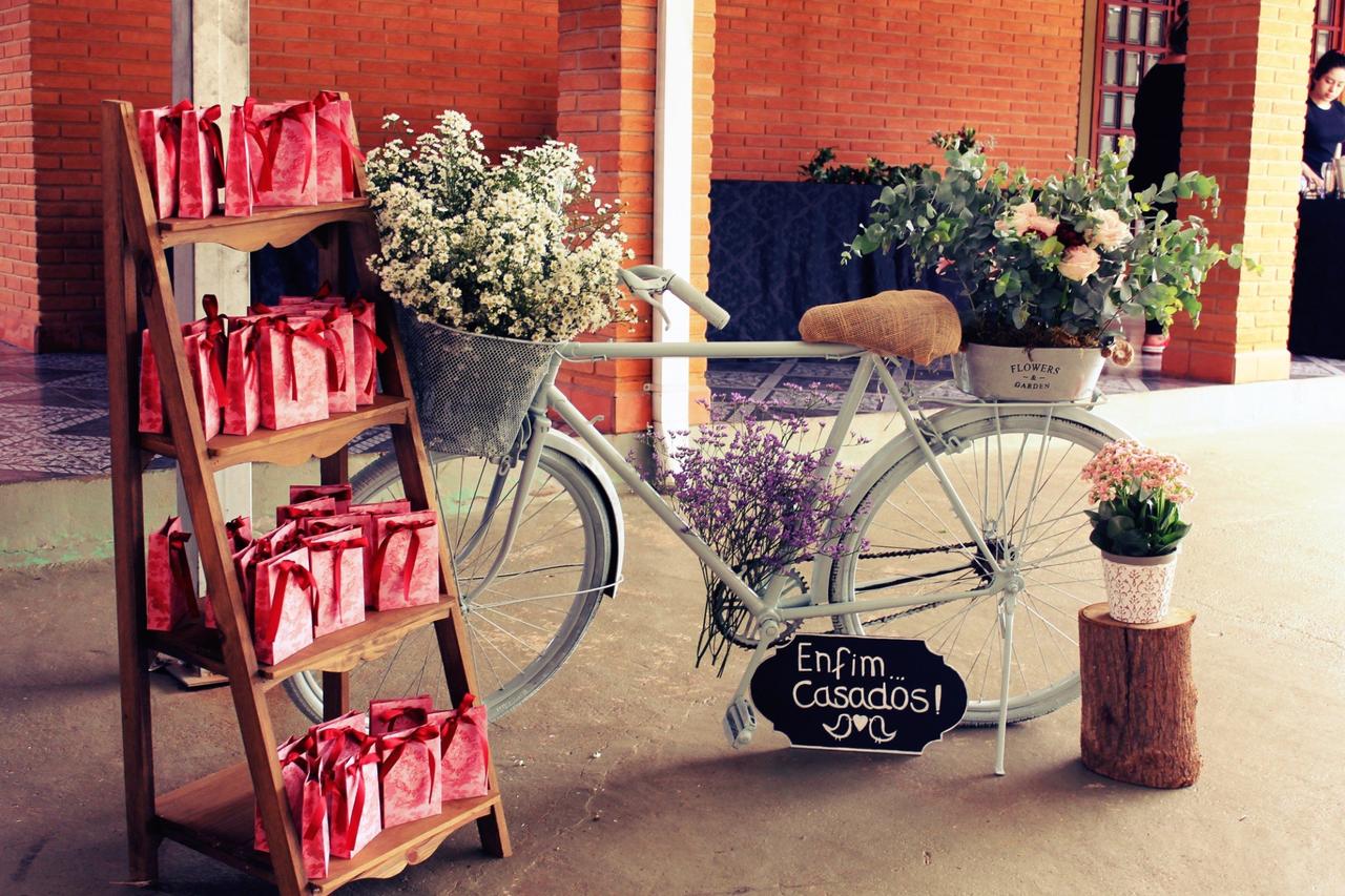 como evitar ferrugem bicicleta decorativa jardim