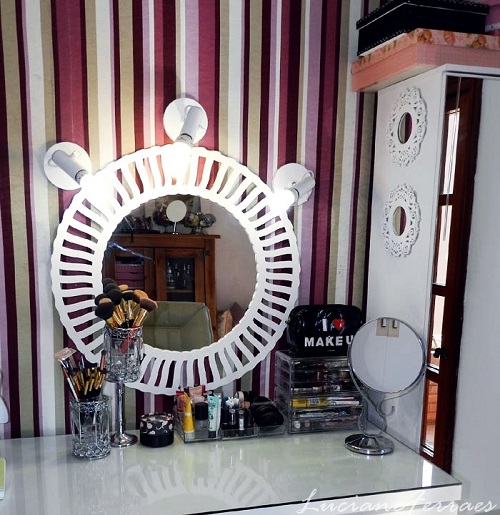 cantinho de maquiagem em quarto pequeno