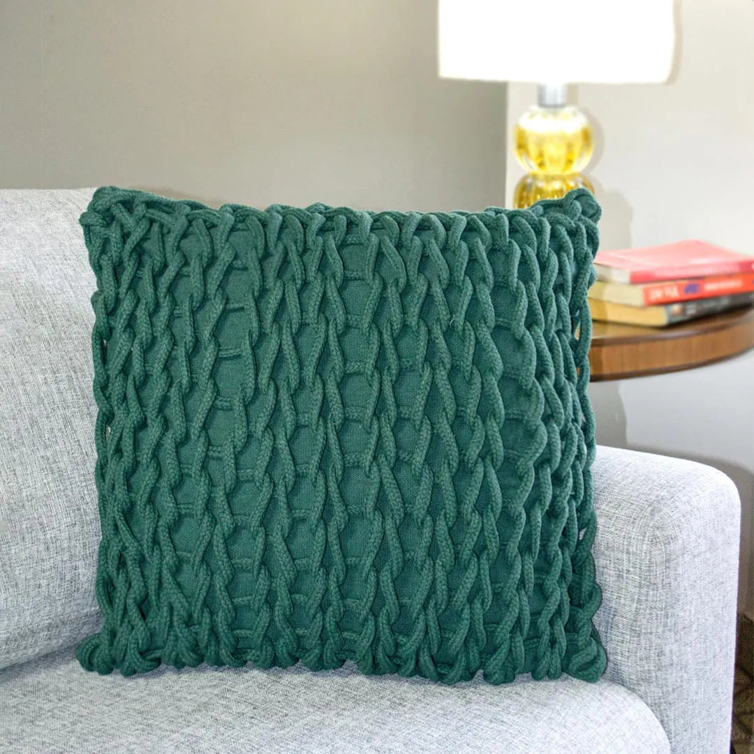 Capa de almofada de crochê com pompons