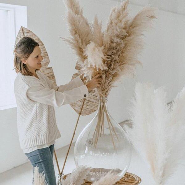 5 ideias de títulos:
1. Capim dos Pampas: O Guia Completo para uma Decoração Boho Chic
2. Transforme sua Casa: Inspirações Incríveis com Capim dos Pampas
3. Como Cuidar do seu Capim dos Pampas e Fazer Durar Anos
4. Capim dos Pampas em Casamentos e Eventos: Toque de Elegância Natural
5. Do Minimalista ao Rústico: Versatilidade do Capim dos Pampas na Decoração