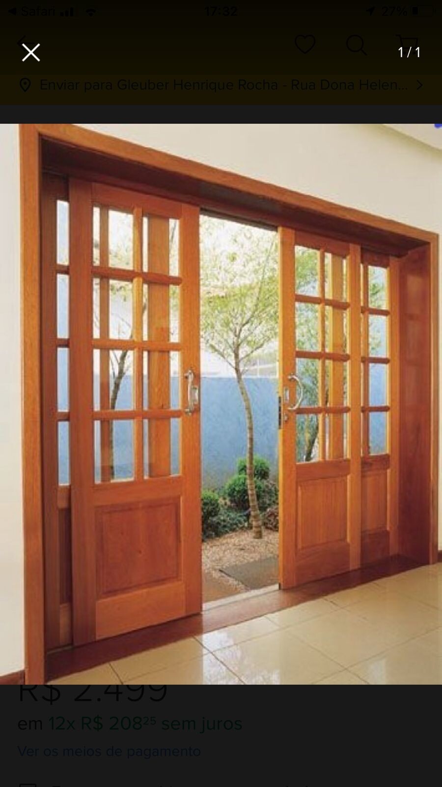 porta de madeira com sistema pivotante