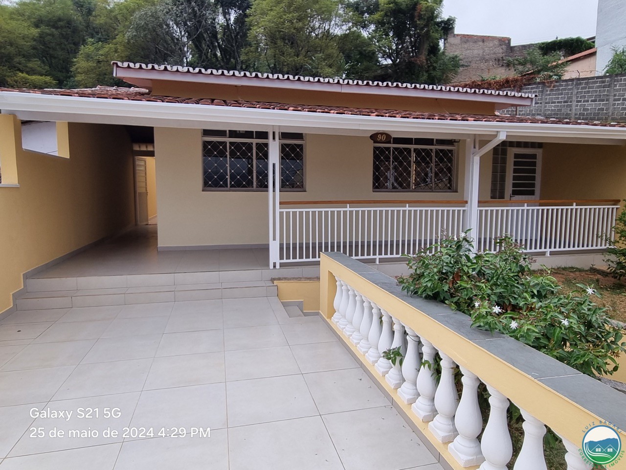 casa com quintal e edícula