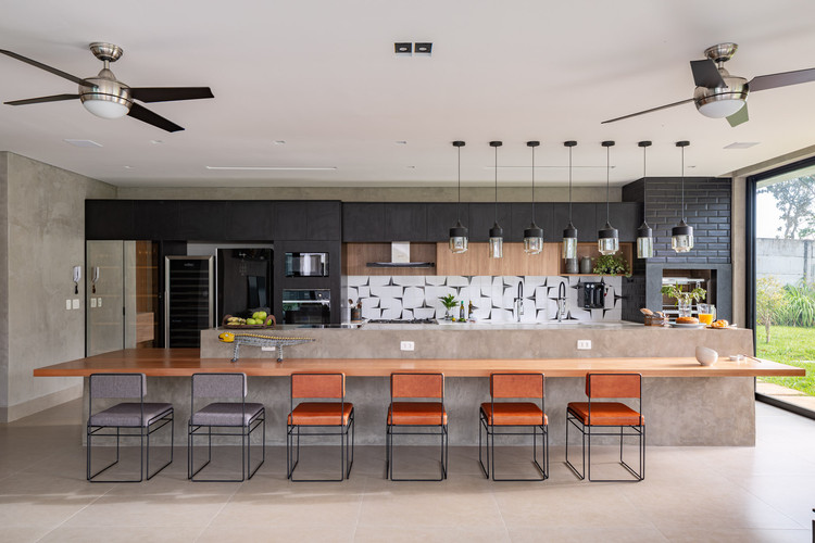 sala de estar conjugada com cozinha