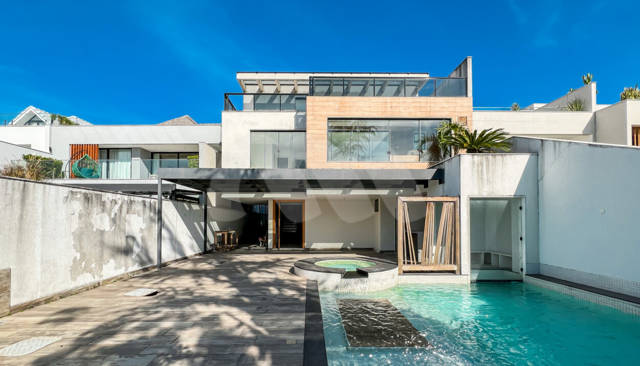 casa 3 andares pequena