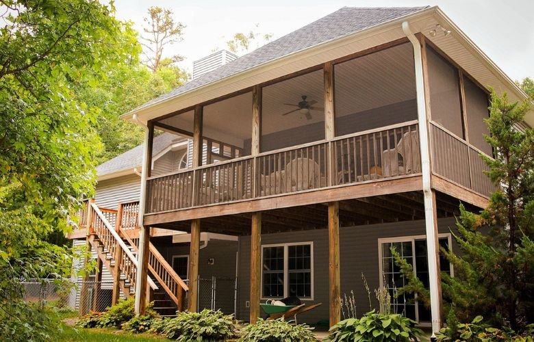 alpendre de madeira para casa de campo