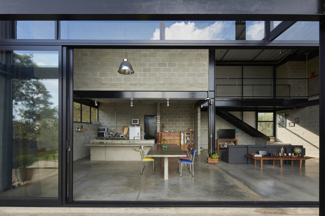 casa galpão 200m2