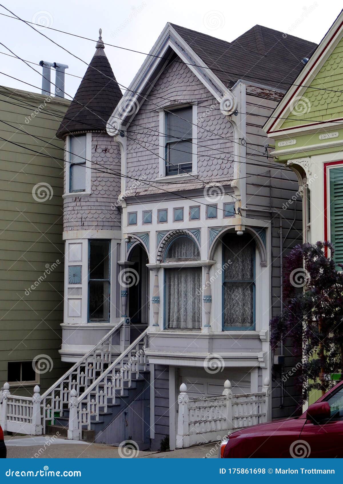 Fachadas assimétricas em casas vitorianas