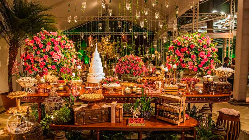 5 ideias de títulos:
1. Decoração de Casamento 2026: As Tendências Mais Incríveis para o Seu Grande Dia
2. Cores e Estilos que Vão Dominar os Casamentos em 2026
3. Do Clássico ao Boho: Encontre o Estilo Perfeito para a Sua Decoração de Casamento em 2026
4. Iluminação