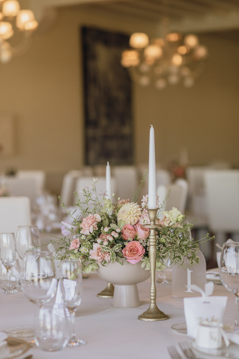 Flores e Sustentabilidade: Elementos Essenciais na Decoração de Casamento 2026
5. Planejando o Orçamento: Quanto Custa a Decoração de um Casamento em 2026?