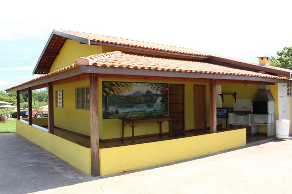 casas com alpendre para sítio