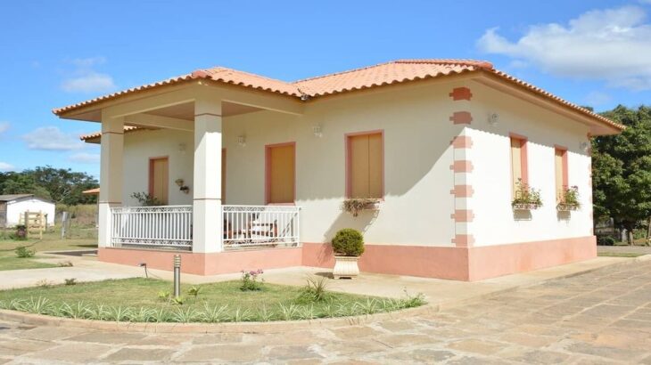 casas com alpendre em U