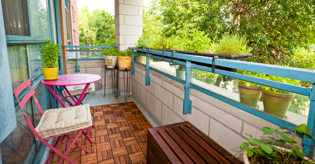 ideias de varanda no segundo andar para casas pequenas