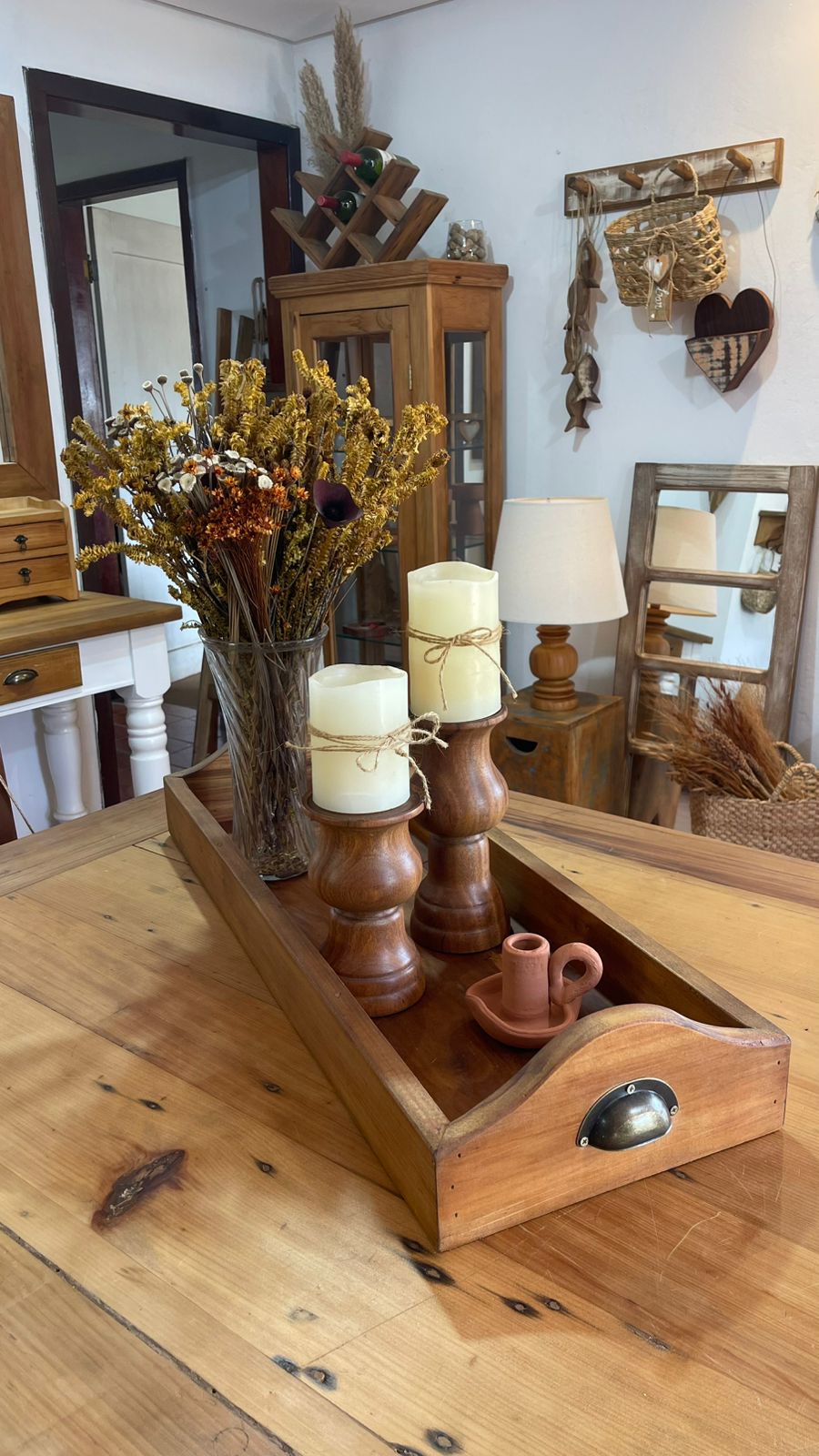 centro de mesa com bandejas