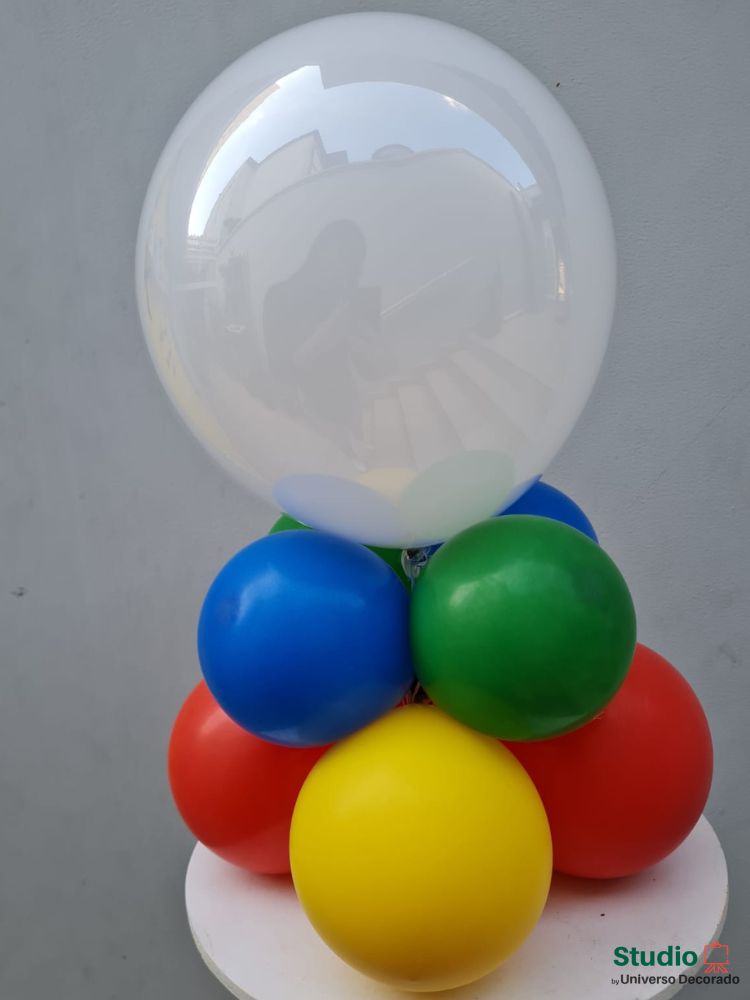centro de mesa com balão para aniversário