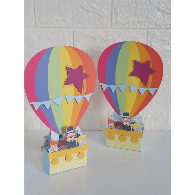 centro de mesa com balão para festa infantil