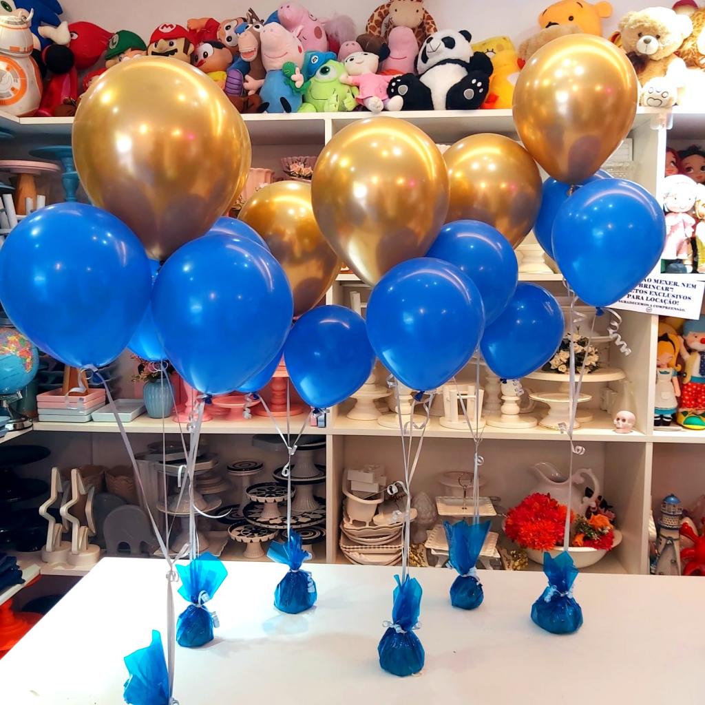 centro de mesa com balão personalizado