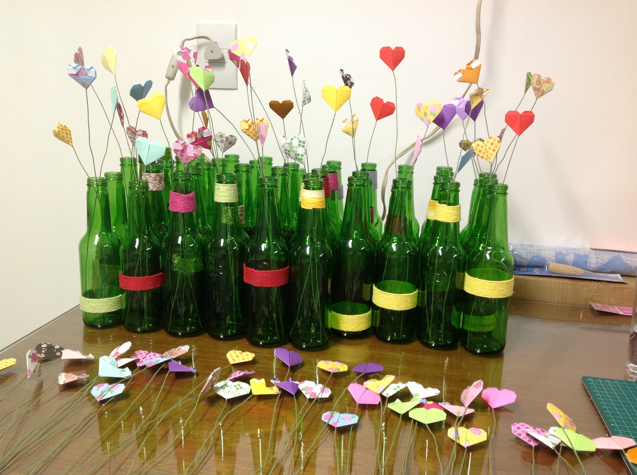 centro de mesa com garrafa de cerveja