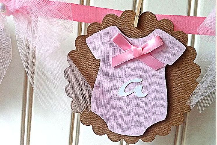 chá de bebê menina vs chá de fraldas menina