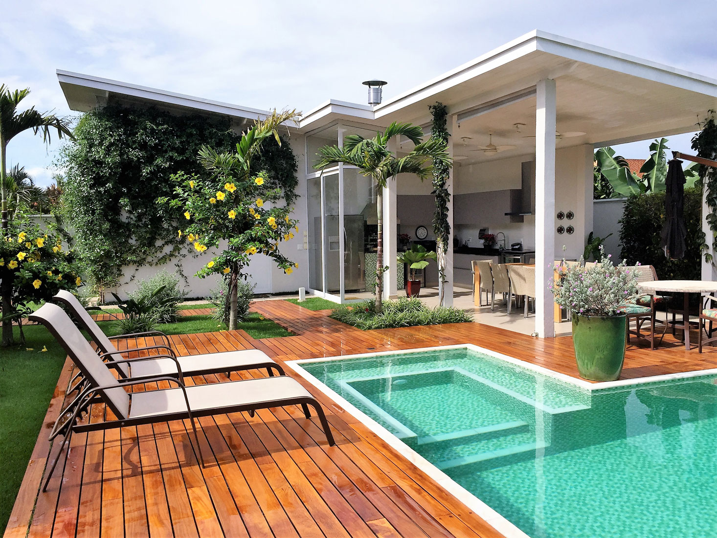 Projeto de área de lazer com piscina e churrasqueira