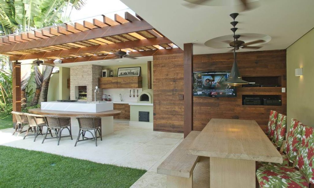 projeto casa com churrasqueira na frente
