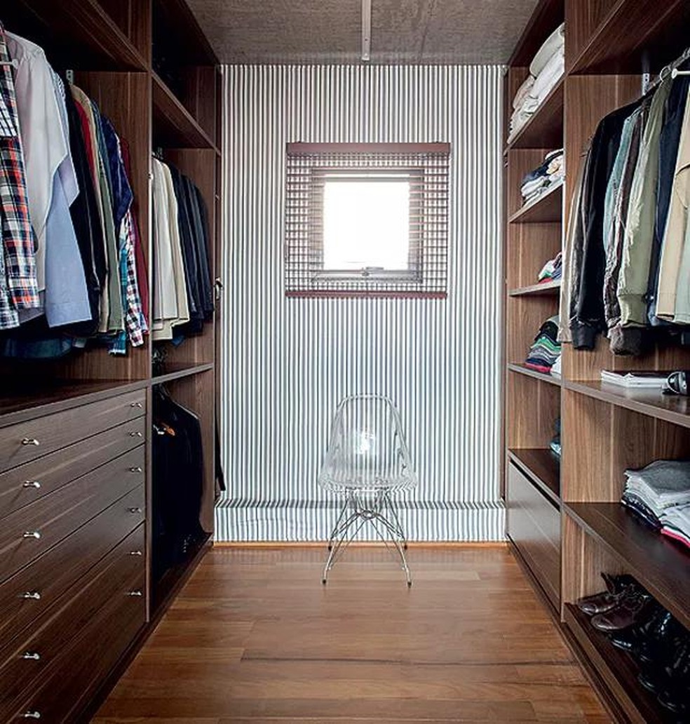 porta de closet com ventilação