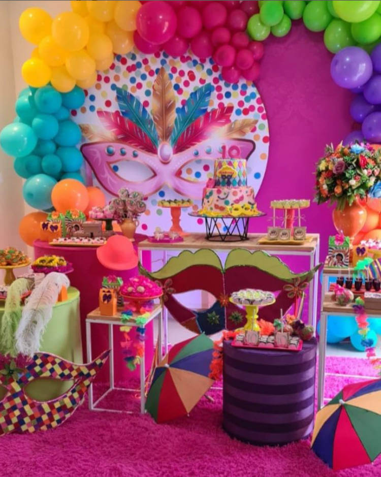 Decoração de Teto para Lojas: Ideias com Papel Crepom para o Carnaval