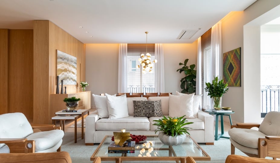 mesa de centro pequena de vidro vs. madeira: qual a melhor?