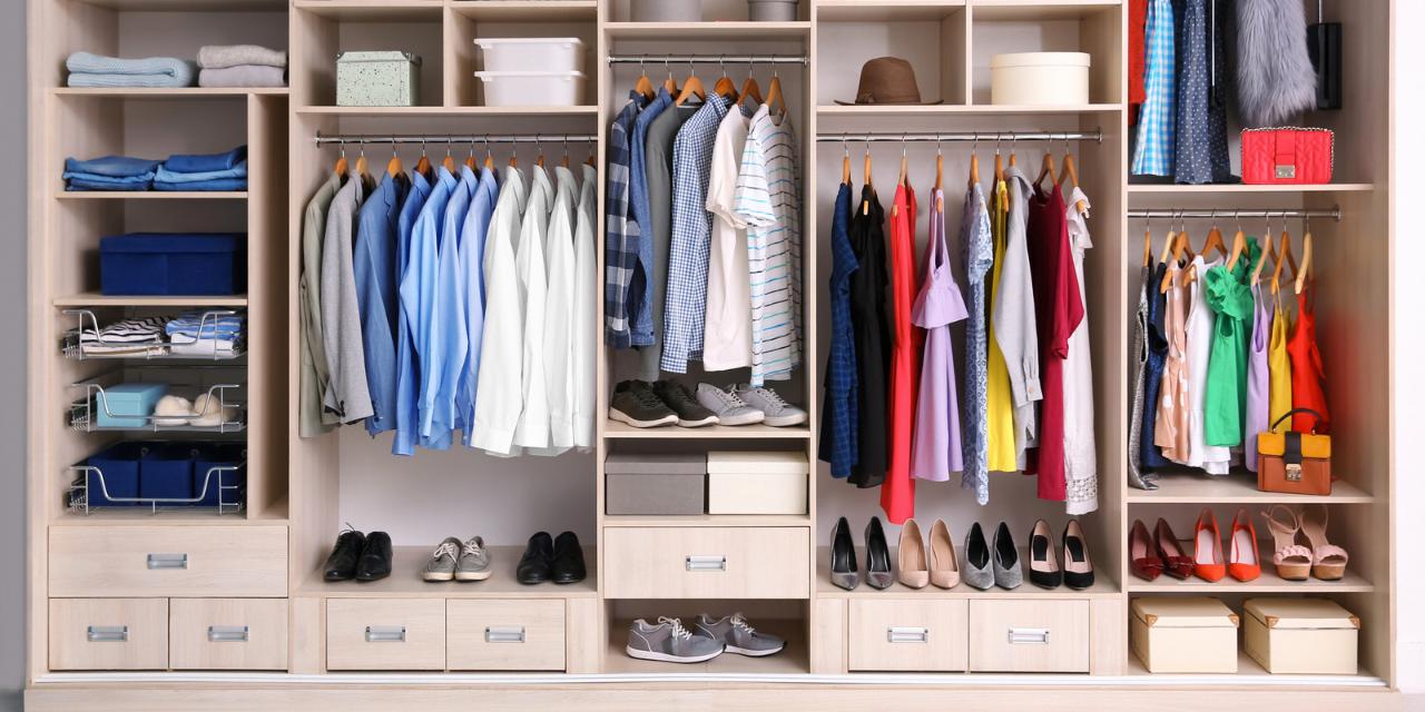 como organizar guarda roupa de casal