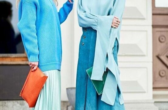 combinações de roupas com a cor azul bebê