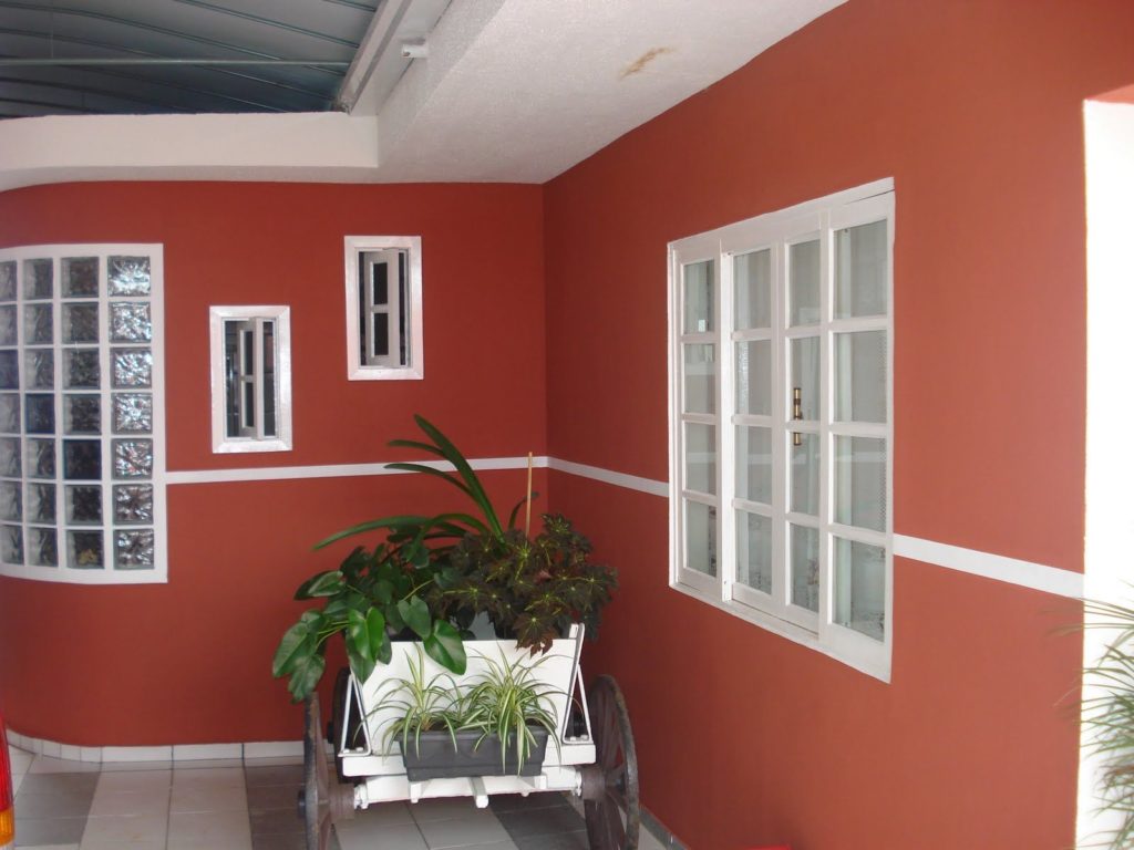 cores de casas externas com telhado escuro