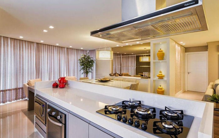 Cozinha com ilha e cooktop