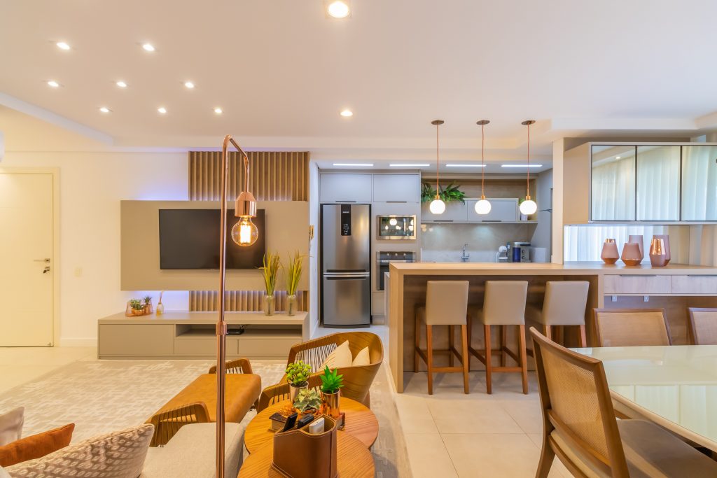 cozinha com mesa de jantar