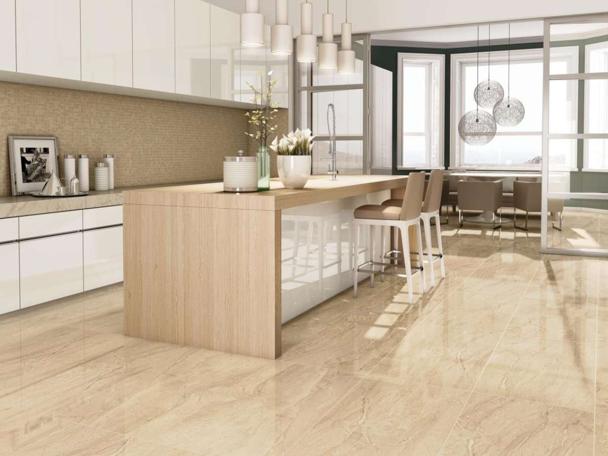 Cozinha com porcelanato no piso