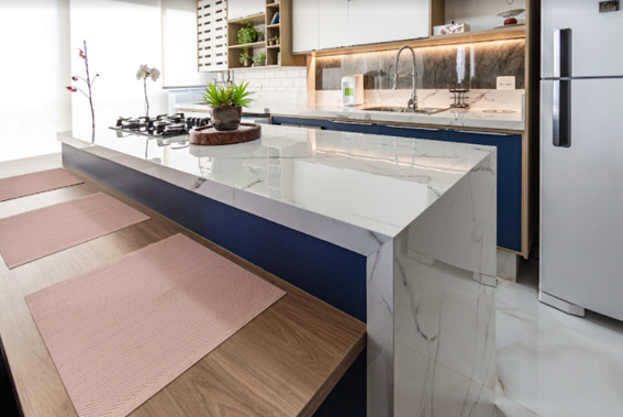 Porcelanato amadeirado cozinha