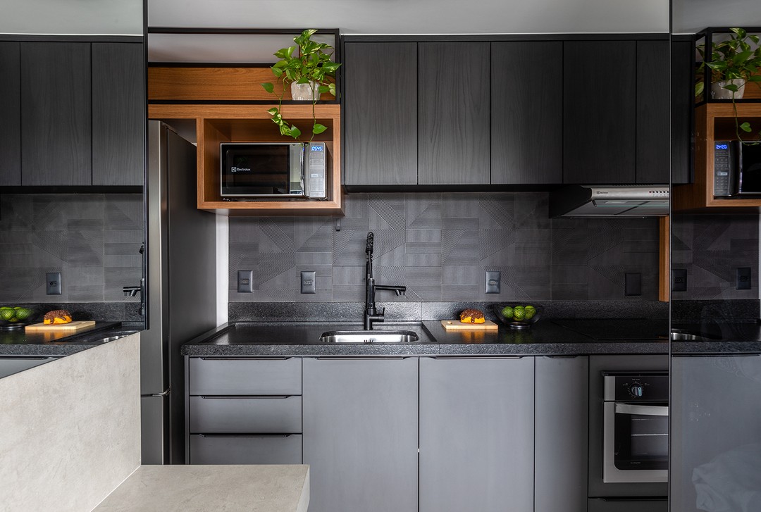 erros comuns ao decorar cozinha escura