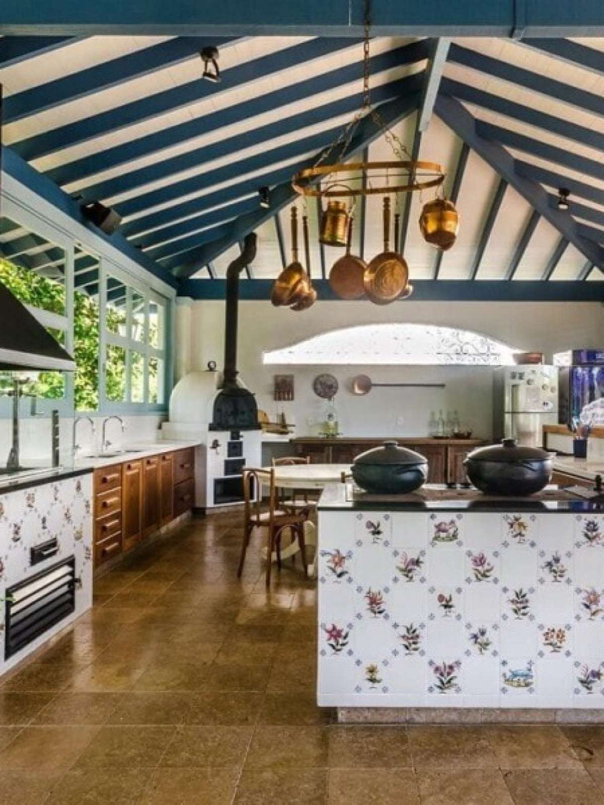 fogão a lenha para sítio cozinha rústica