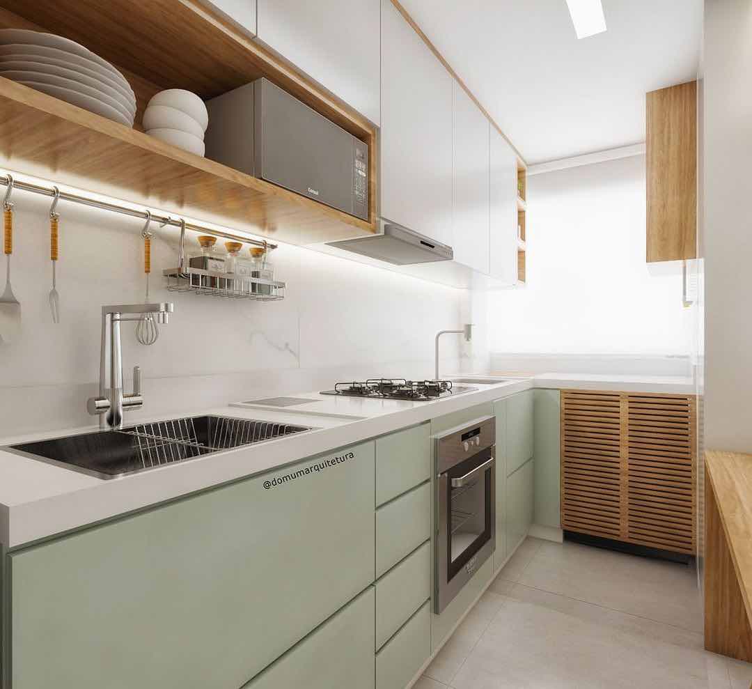 Cozinha verde e madeira minimalista