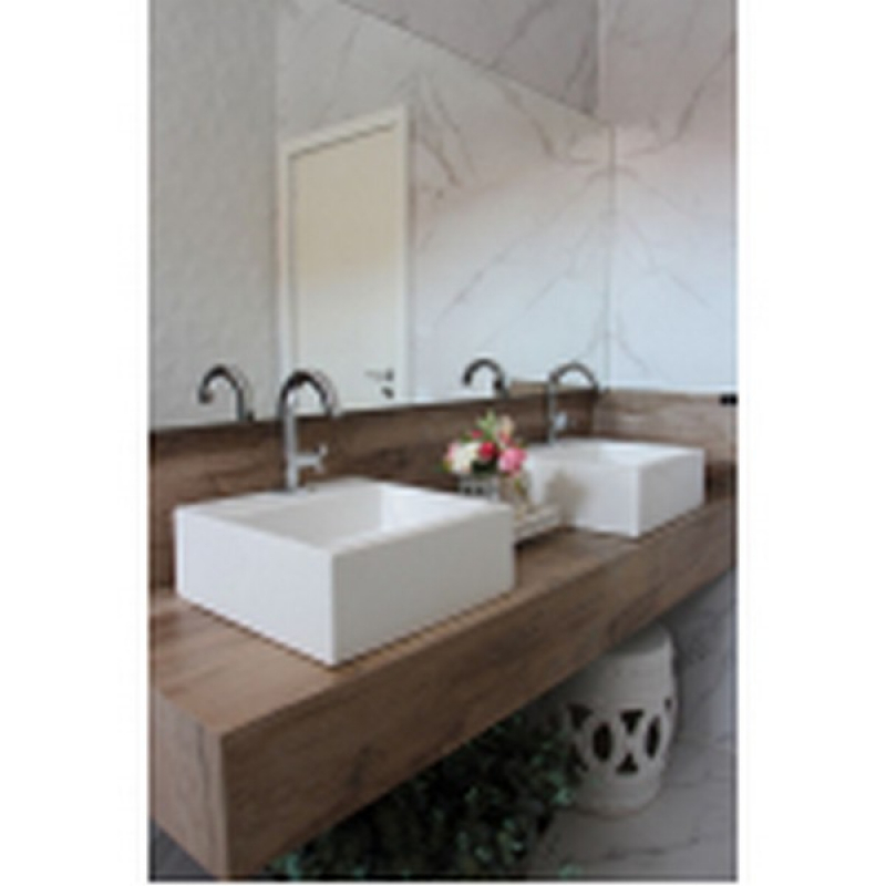 Pia de banheiro em porcelanato com cuba esculpida WT