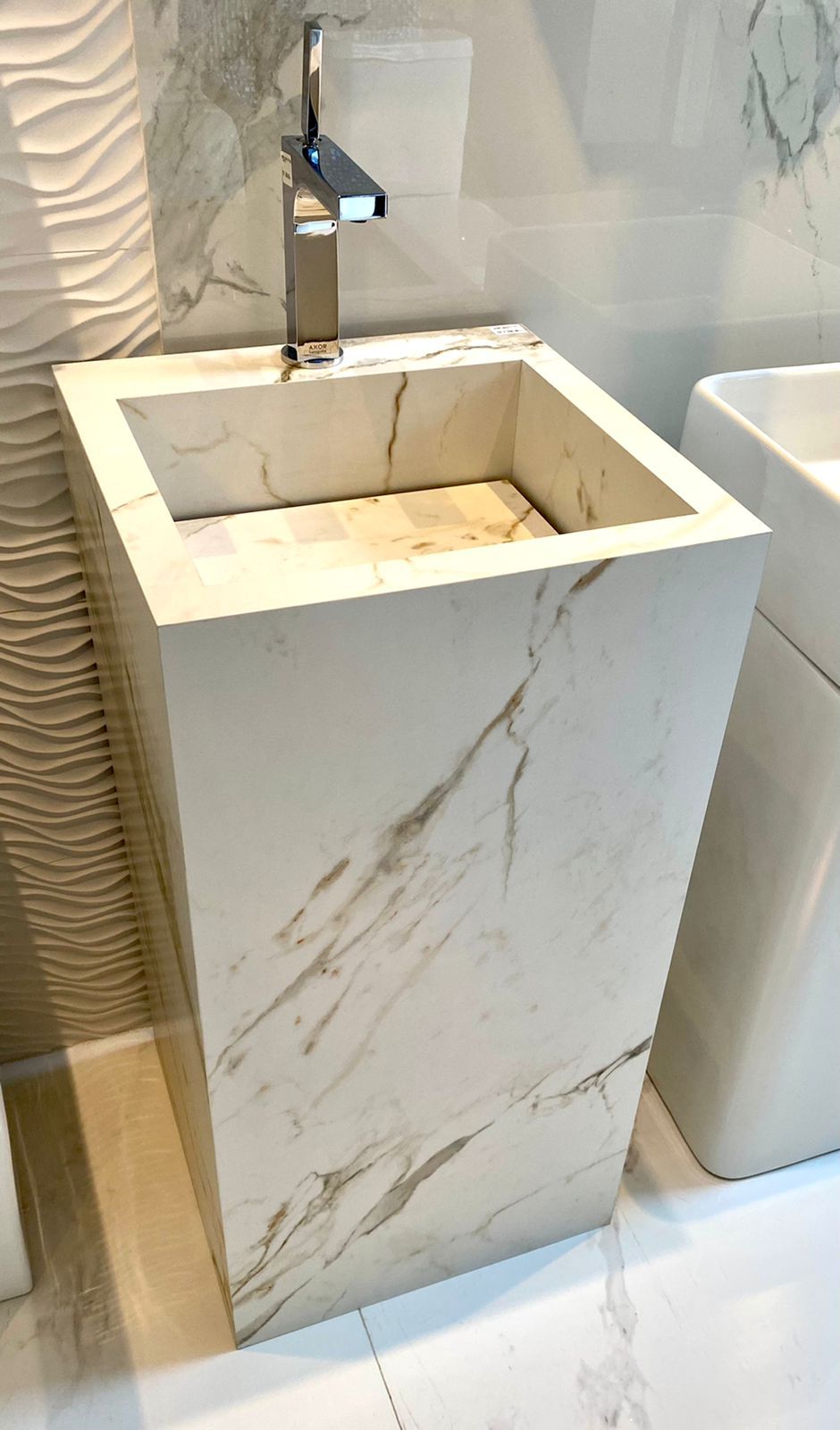 Cuba esculpida em porcelanato 78cm moderna alto padrão